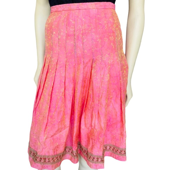 Antonia Melani Gold Embossed Pleated Skirt - Picture 3 of 9